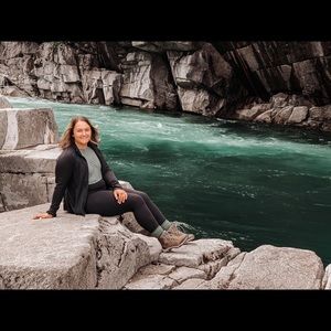 Meet your Posher, Meagan